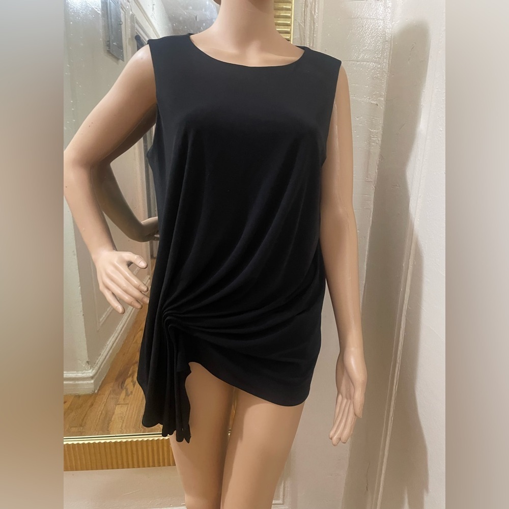 Tahari Elegant Black Sleeveless Top